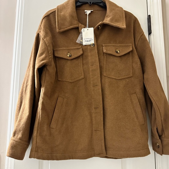 Shacket - Picture 3 of 7